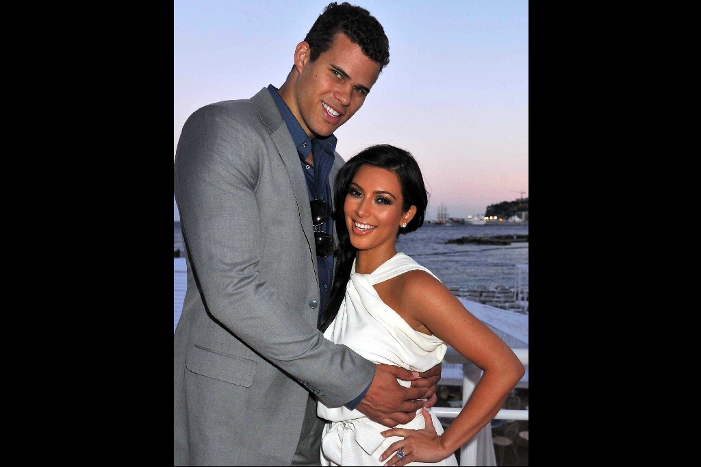 Kim Kardashian gifte sig med basketstjärnan Kris Humphries i realityserien “Keeping up with the Kardashians”, men äktenskapet blev ett av kändsvärldens kortaste. Efter bara 72 dagar tillsammans gick Kim och Kris skilda vägar.