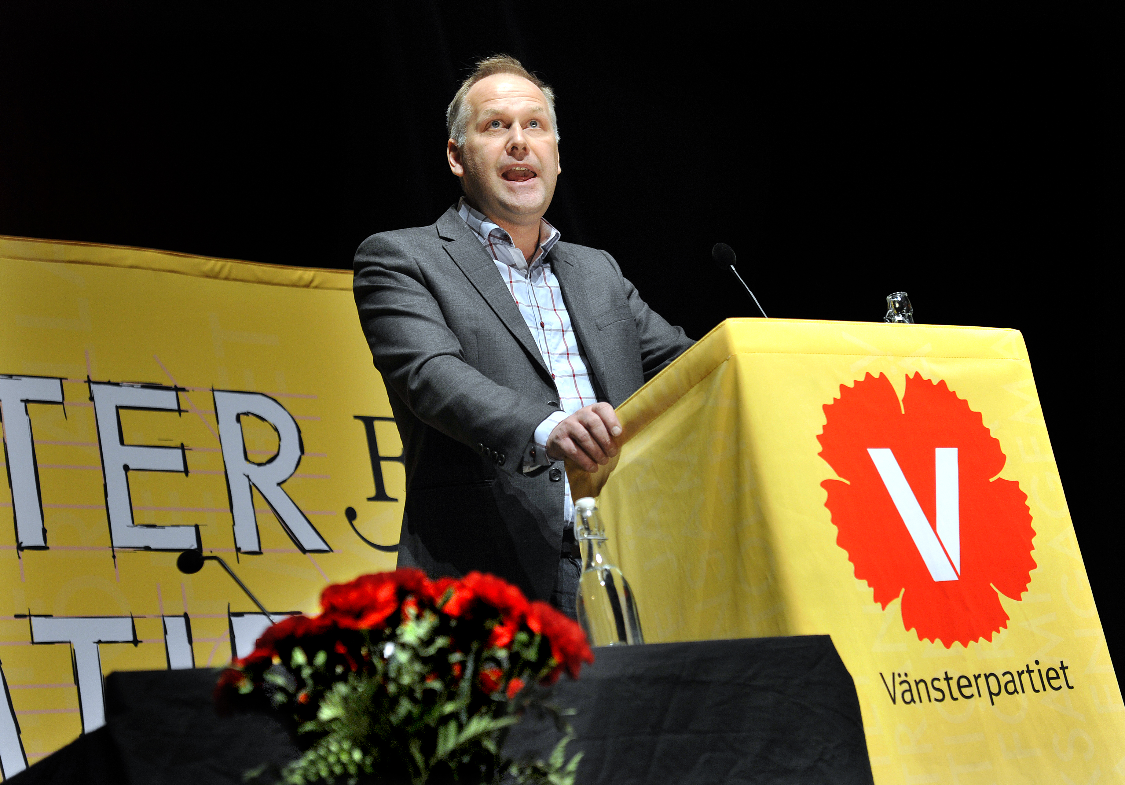 Vänsterpartiet med Jonas Sjöstedt i spetsen tapar 1,9 procentenheter.