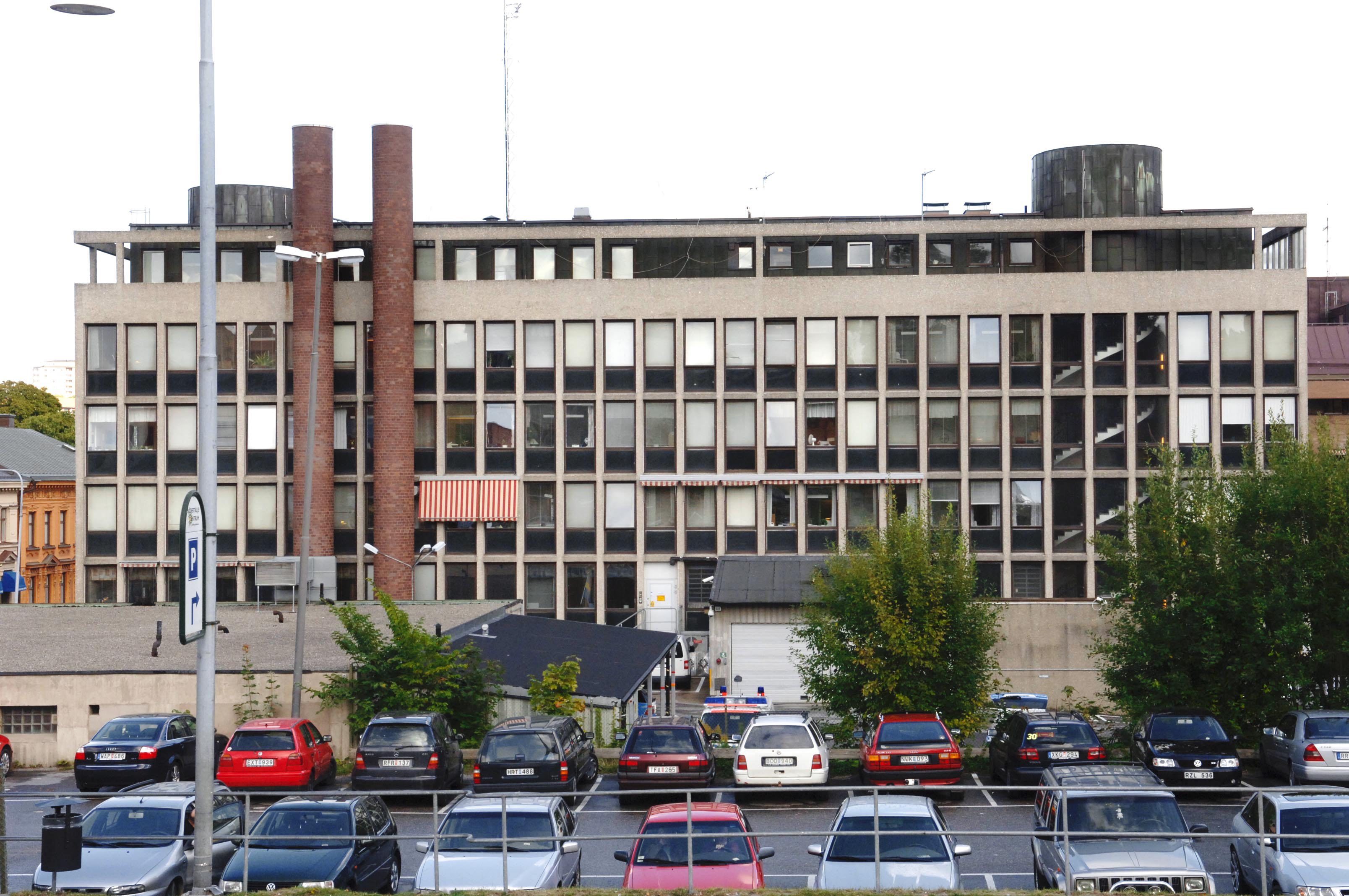 Södertälje polisstation besköts 2005.