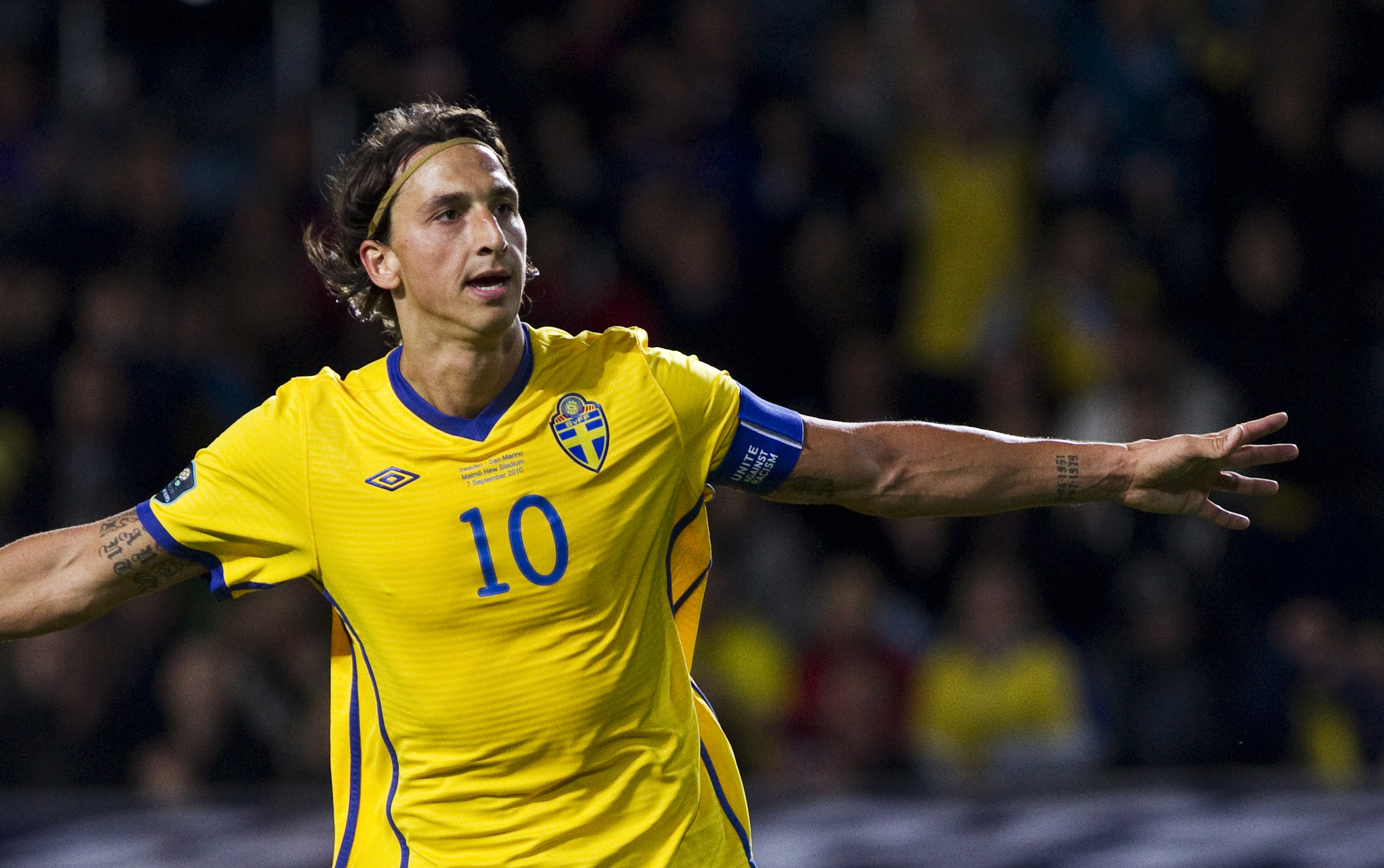 I sin 56:e landskamp (VM-kvalmatchen Sverige-Portugal på Råsunda 11 oktober 2008) får han för första gången bära lagkaptensbindeln. I sin 56:e landskamp (VM-kvalmatchen Sverige-Portugal på Råsunda 11 oktober 2008) får han för första gången bära lagkaptensbindeln.