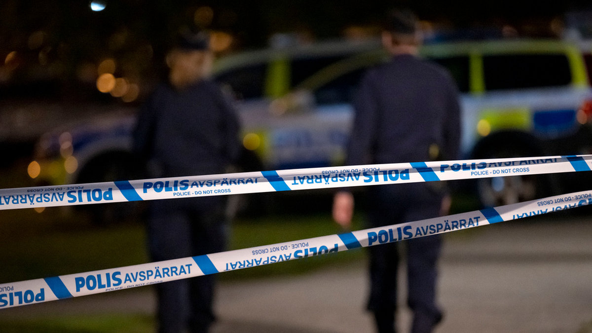 En person fick föras till sjukhus efter en misstänkt skottlossning i Västerås på tisdagskvällen. Arkivbild.