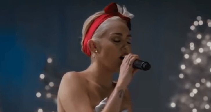 Miley Cyrus, Julsång
