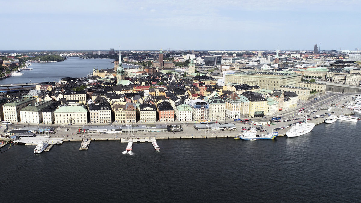 Gamla stan och Skeppsbron i centrala Stockholm blir sannolikt en av platserna där gående och bilister får räkna med begränsad framkomlighet till följd av kommande veckas arrangemang. Arkivbild.