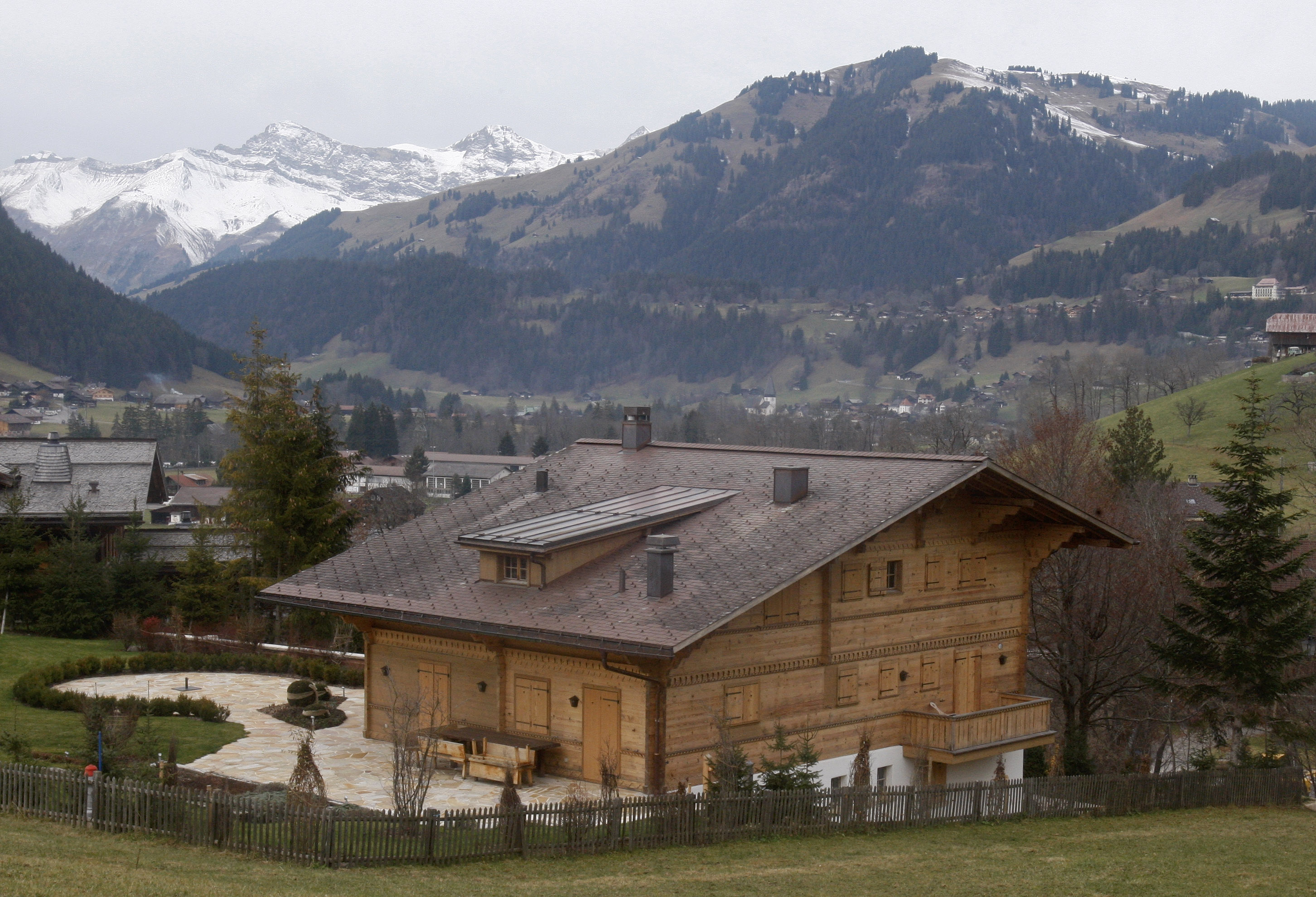 Schweiz, Alpstuga, Roman Polanski, USA