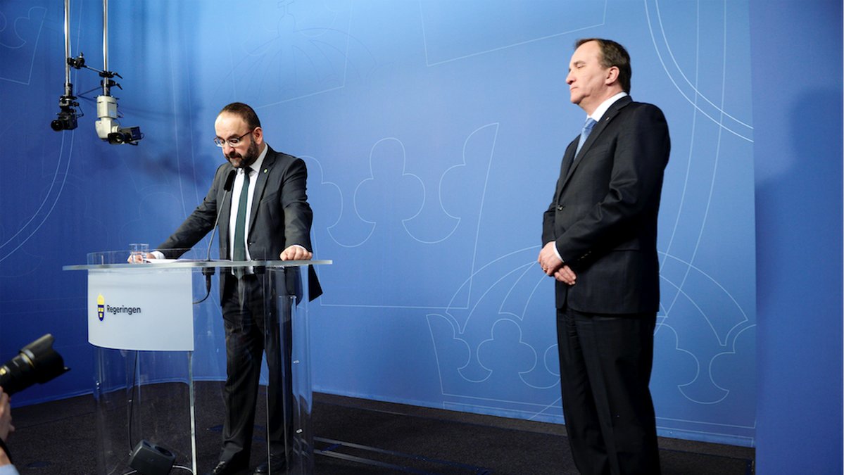 Mehmet Kaplan, Mp, och statsminister Stefan Löfven, S, höll i dag presskonferens där bostadsministern meddelade sin avgång.