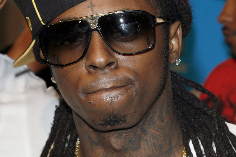 8. Den supertatuerade och dödsheta hiphopstjärnan Lil Wayne, 29, har haft en kanonsuccé med albumet Carter IV som sålde en miljon exempelar bara den första veckan. Dessutom har ett ihärdigt turnerande och diverse klädkollektioner gjort att han dragit in ö