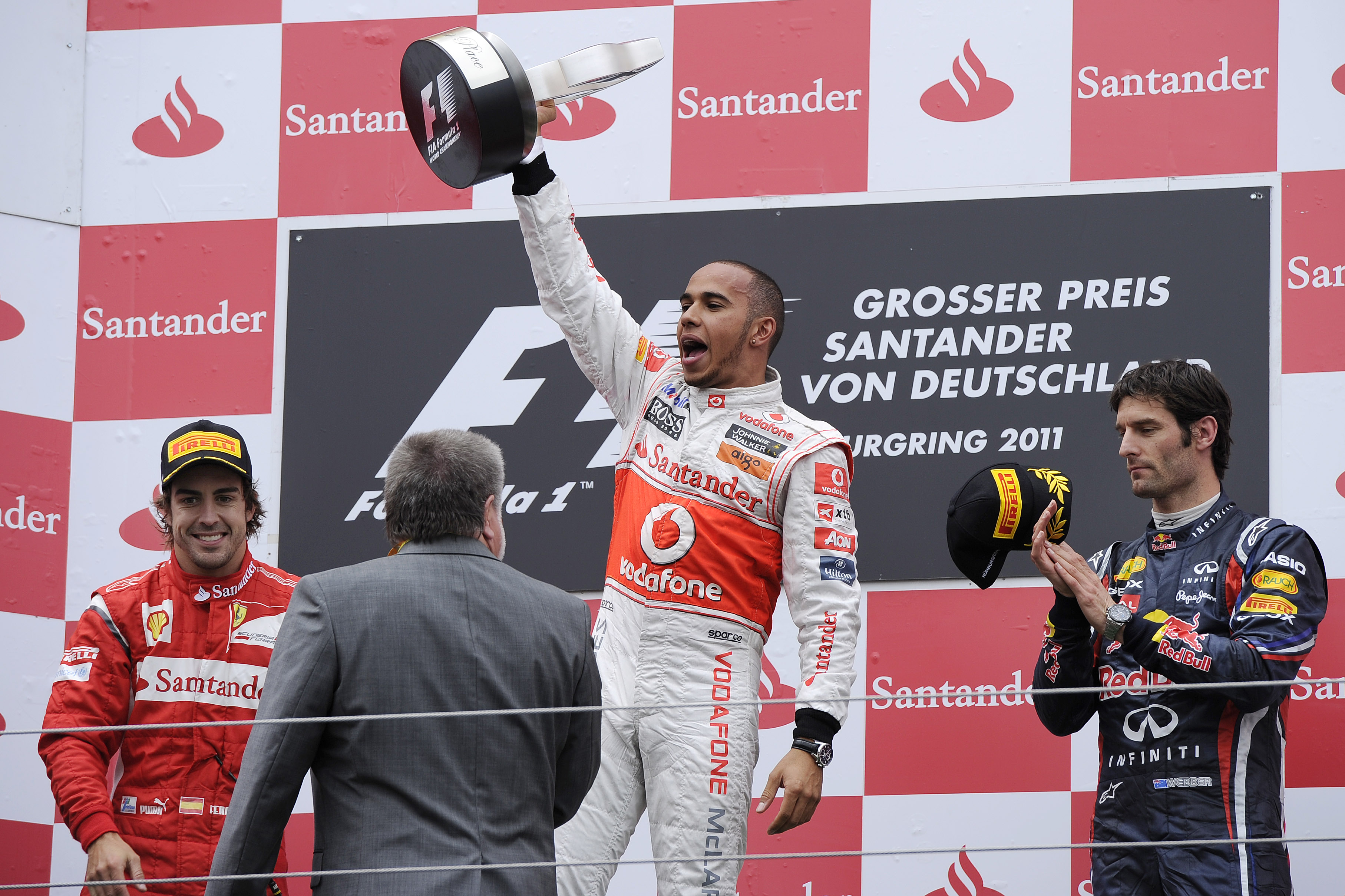 Lewis Hamilton fick fira sin andra seger för säsongen när Sebastian Vettel körde bort sig på hemmaplan.