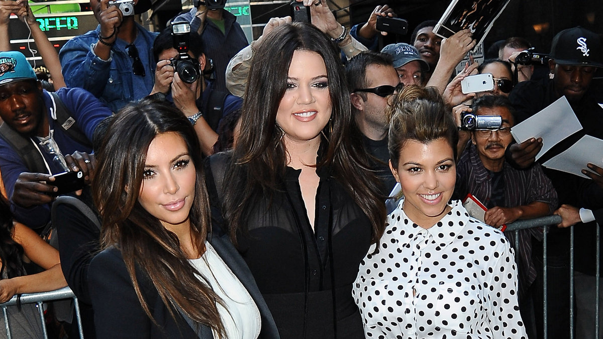 Finns det egentligen någonting systrarna Kardashian inte sysslar med? Tittar-succén "Keeping up with the Kardahians" blev rena rama guldgruvan för kanalen E! Systrarna själva tjänar 65 miljoner kronor. Var...