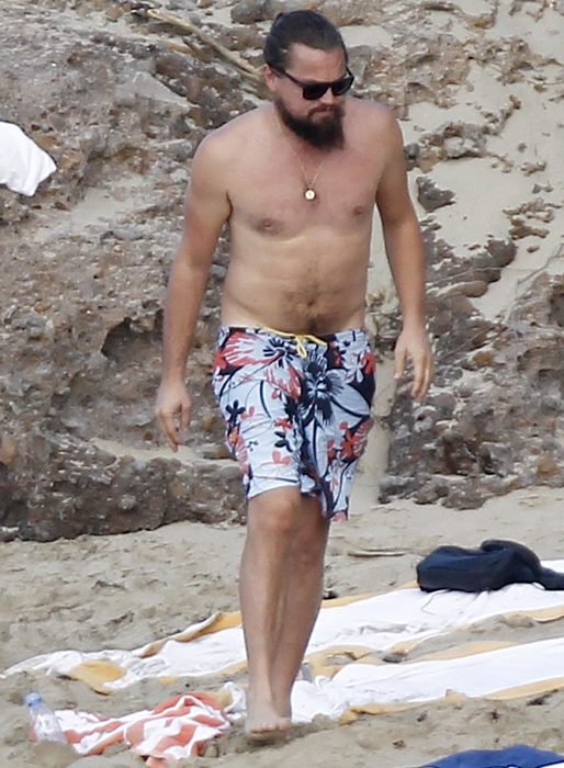 Leo på stranden.