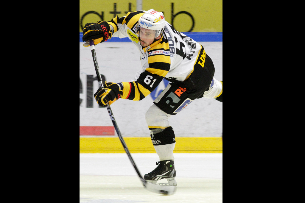 Fredrik Lindgren är den spelare i Skellefteå AIK som lirar mest. Han snittar 21.03 minuter per match. Fredrik Lindgren är den spelare i Skellefteå AIK som lirar mest. Han snittar 21.03 minuter per match.