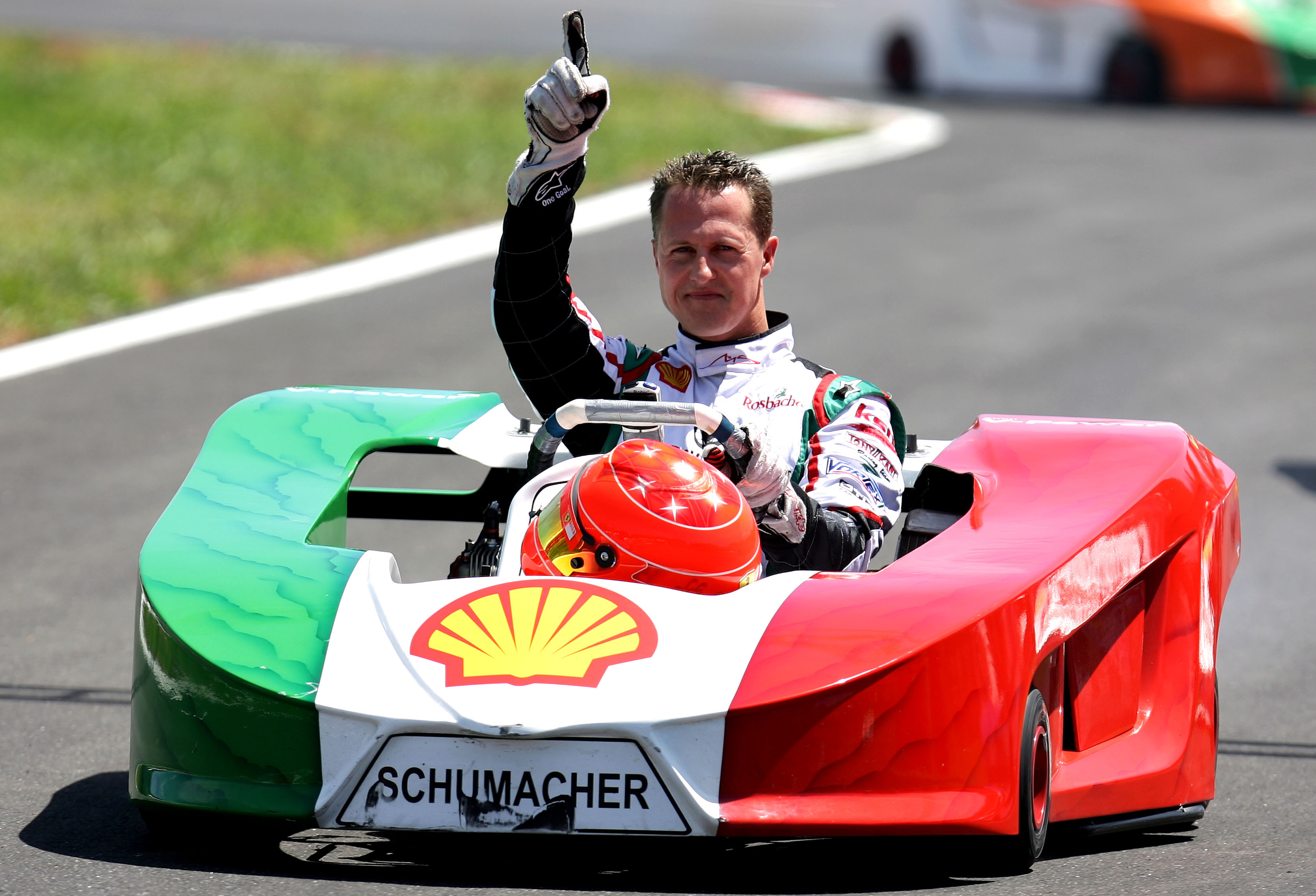 Schumacher gör comeback enligt tysk media. 