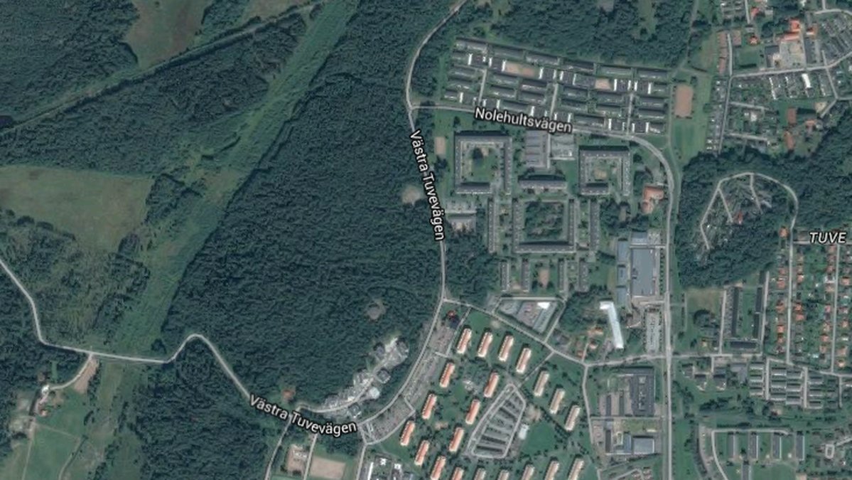 Barnen hittades vid Västra Tuvevägen, vid hållplatsen Norumshöjd på Hisingen.