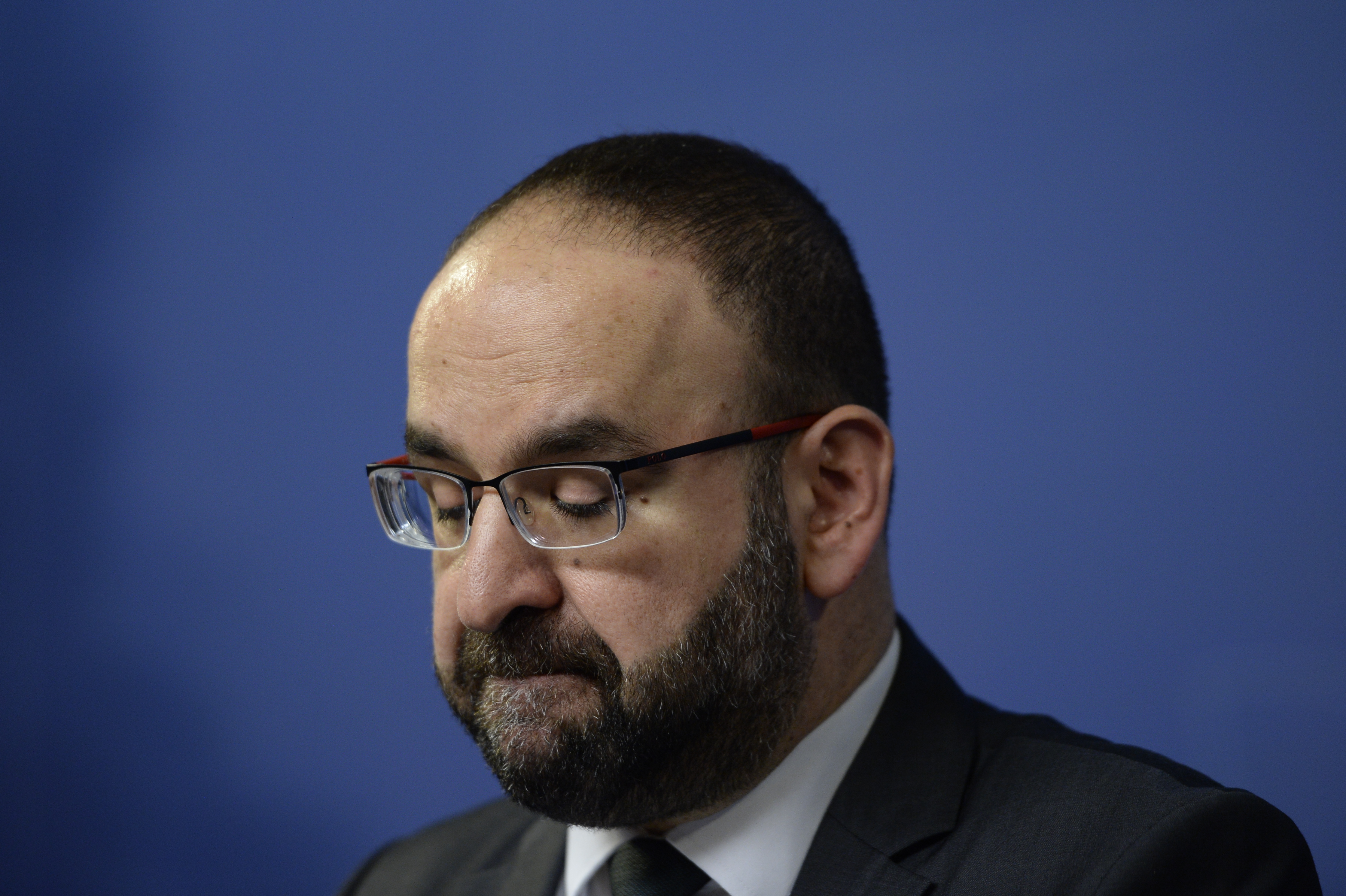 Mehmet Kaplan avgick som bostadsminister. 