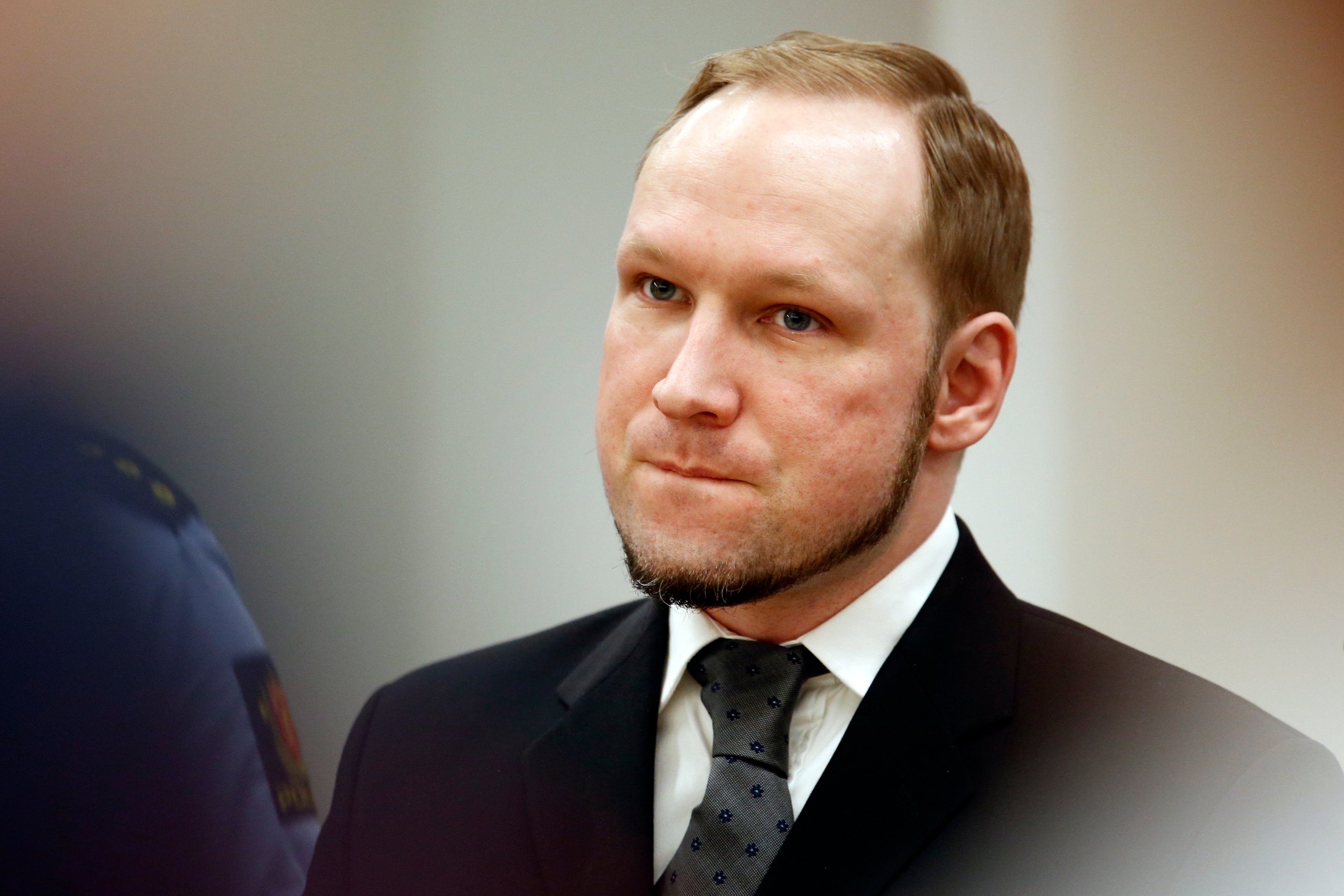 Anders Behring Breivik, Utøya, Norge, Hotad