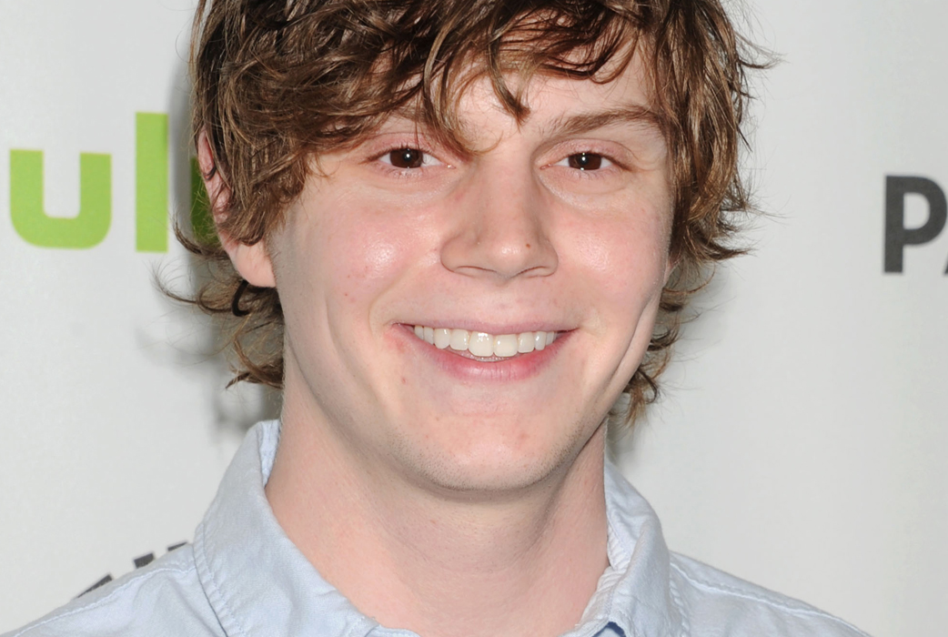 Evan Peters är en av namnen på listan. Evan Peters är en av namnen på listan.