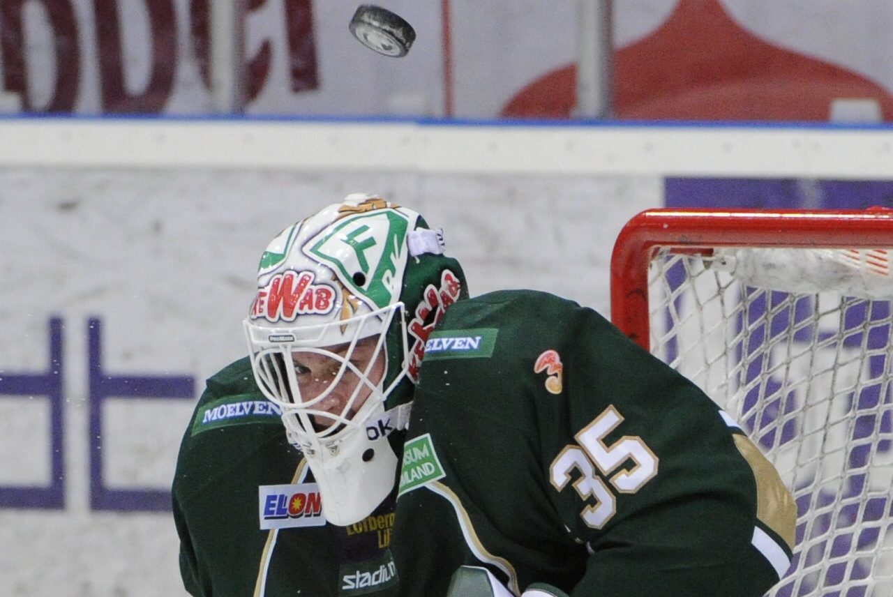 Fredrik Pettersson-Wentzel storspelade och förde Färjestad till tre poäng.