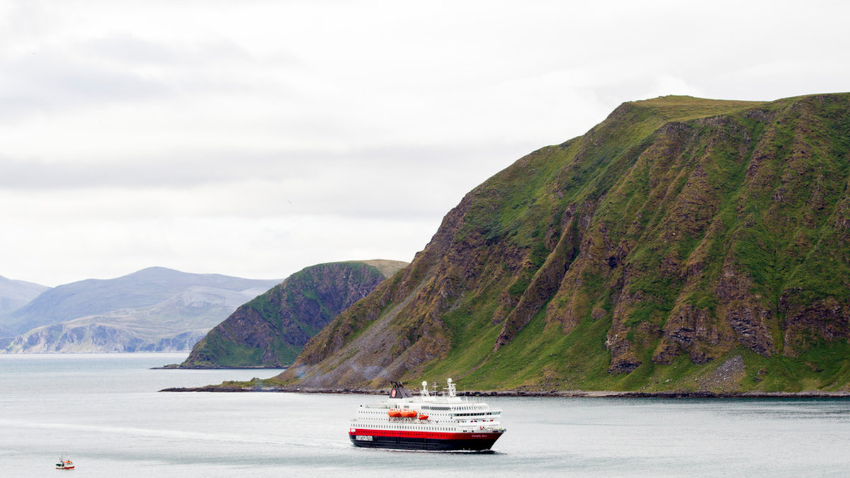 Hurtigrutens fartyg 'Richard With' grundstötte vid Sognefjorden under fredagsmorgonen. På bilden syns fartyget under en tur vid Magerøya i Finnmark 2014. Arkivbild.