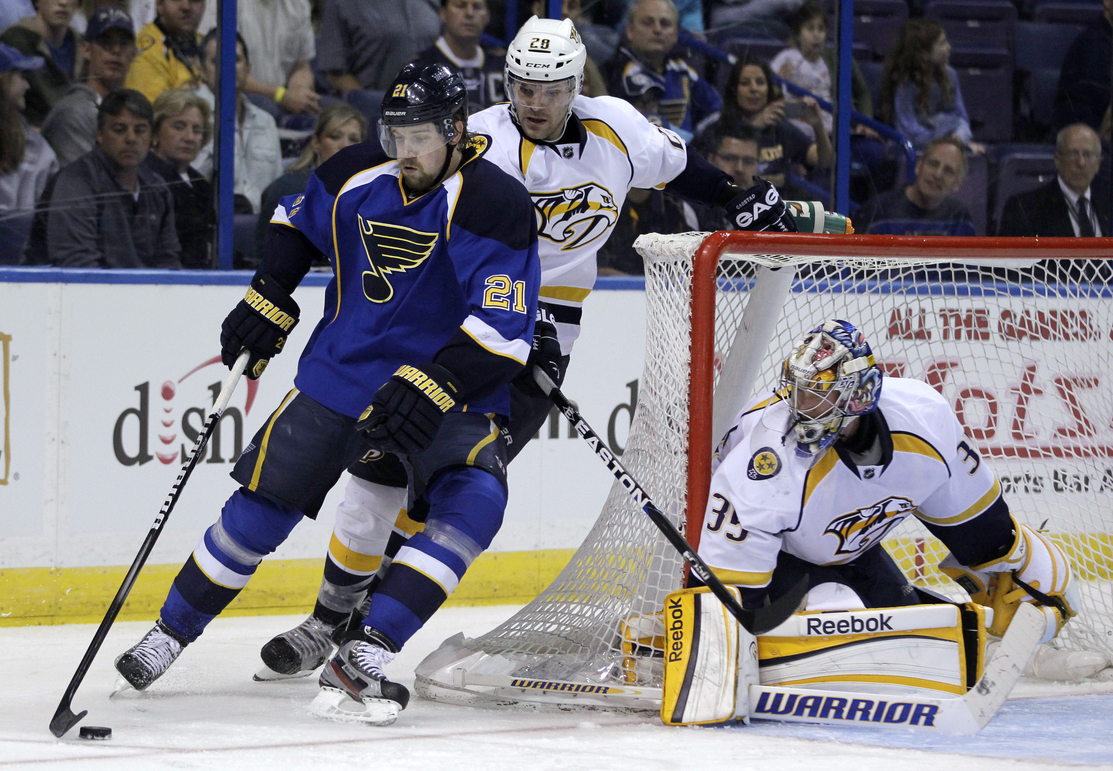Patrik Berglunds St Louis Blues vann med 3-0 mot Nashville Predators. Patrik Berglunds St Louis Blues vann med 3-0 mot Nashville Predators.