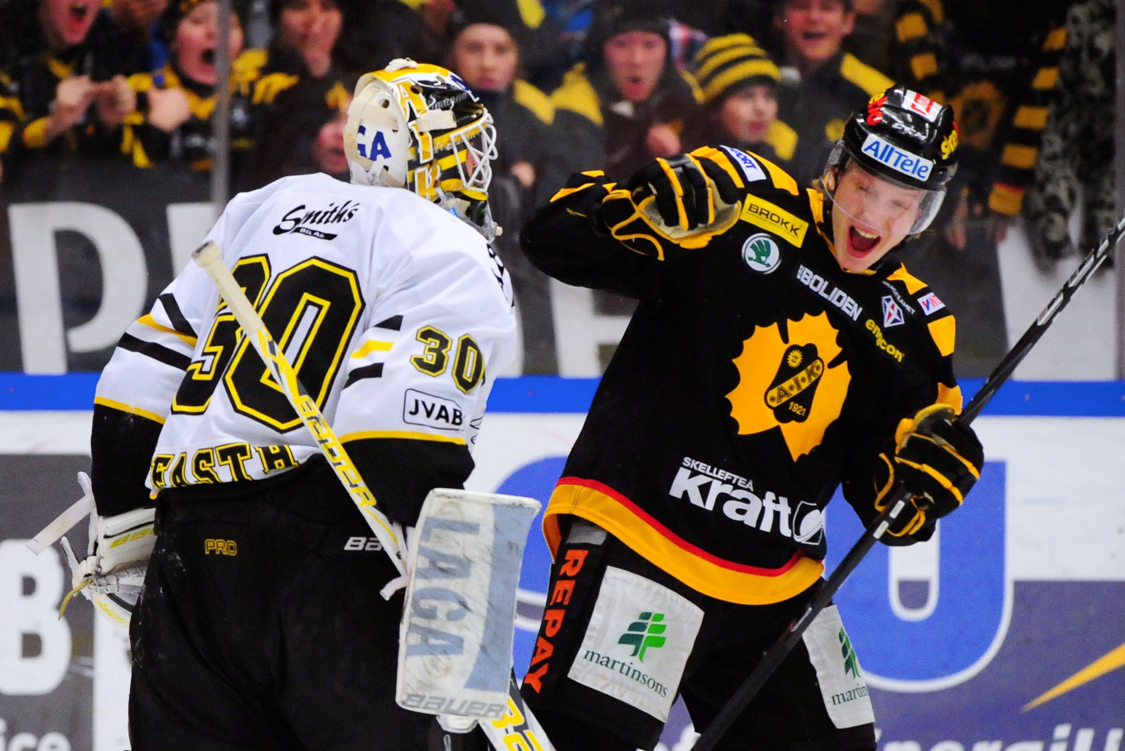 John Klingberg retade upp AIK:s målvakt Viktor Fasth i semifinalen och hoppas att någon av hans lagkamrater kan göra detsamma med Niklas Svedberg nu.