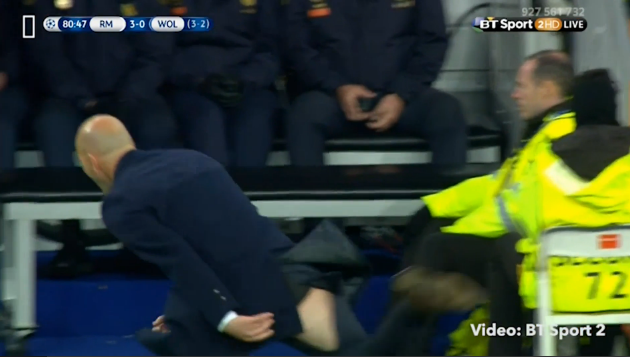 Zidane tog sönder byxorna i matchen mot Wolfsburg nyligen. 