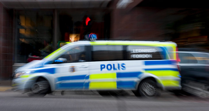 Polisbil, Halland, Bajs