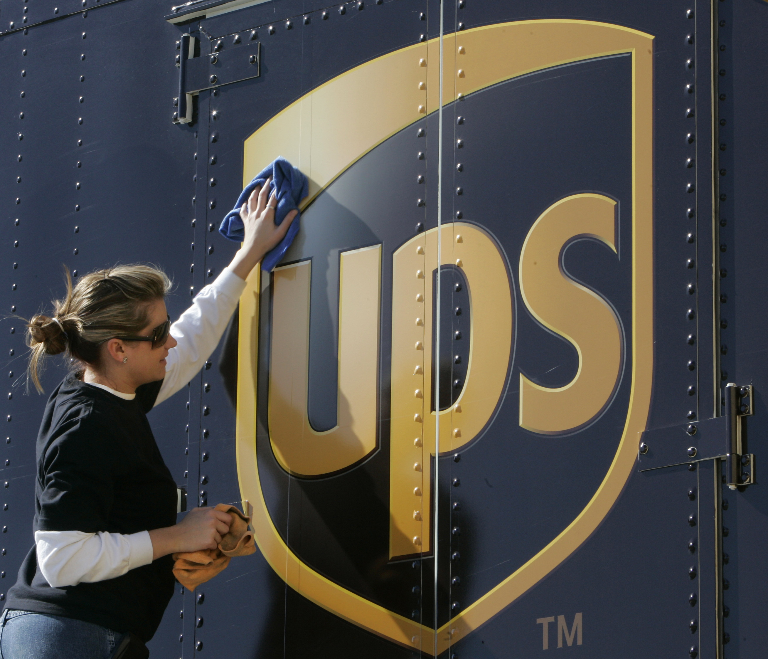 UPS ville inte ha en skäggig man på jobbet. Då gav de honom sparken.