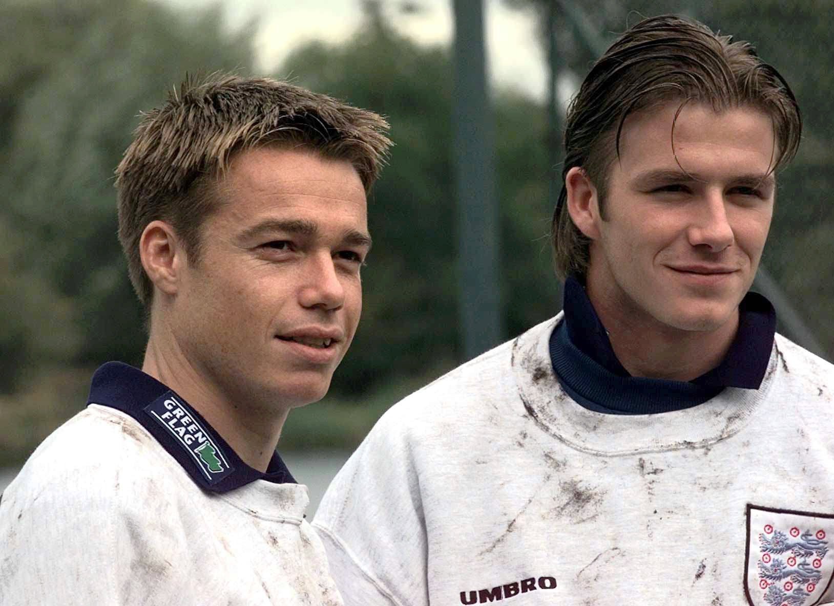 Debuten i landslaget kom 1996. Här bredvid Graham Le Saux. Debuten i landslaget kom 1996. Här bredvid Graham Le Saux.
