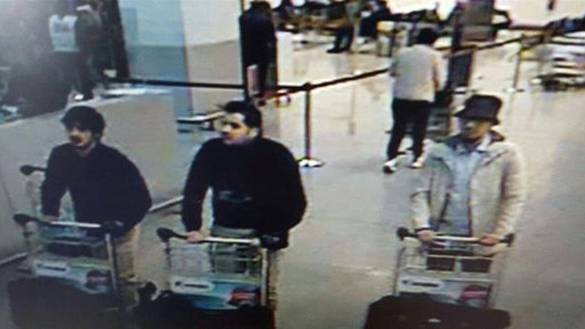 Självmordsbombarna dödade 32 personer i terrorattacken på en flygplats i Bryssel. 