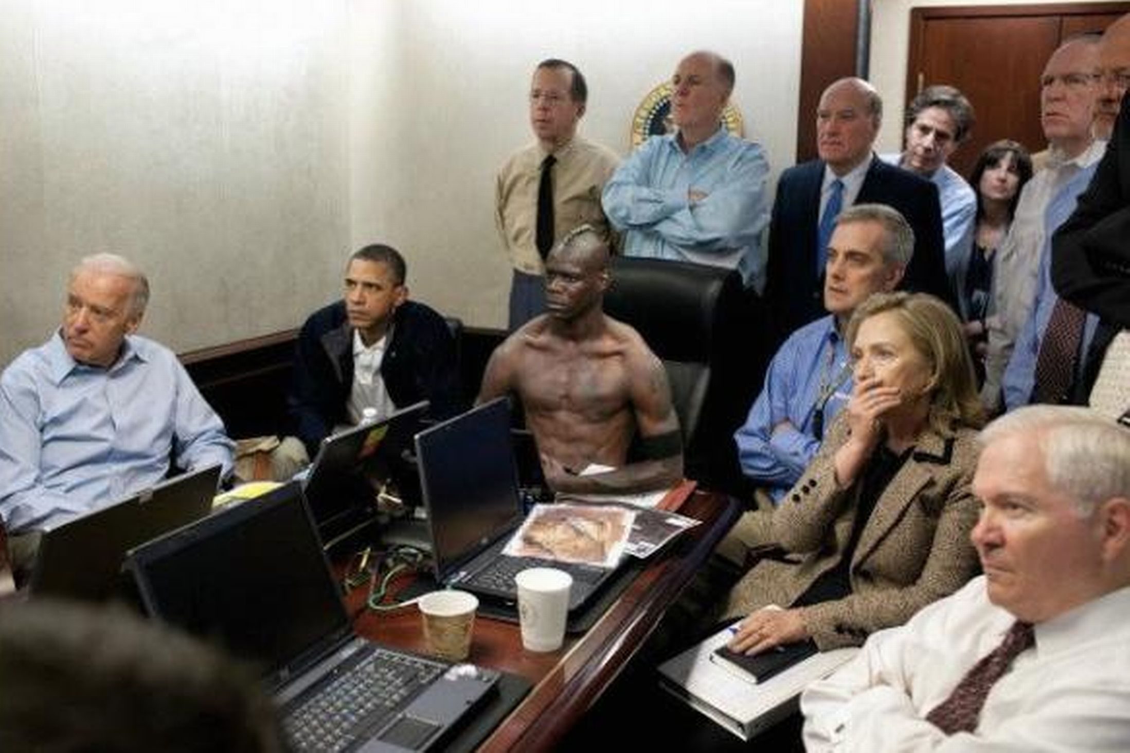 Balotelli i sällskap med Barack Obama och hans gäng. Balotelli i sällskap med Barack Obama och hans gäng.