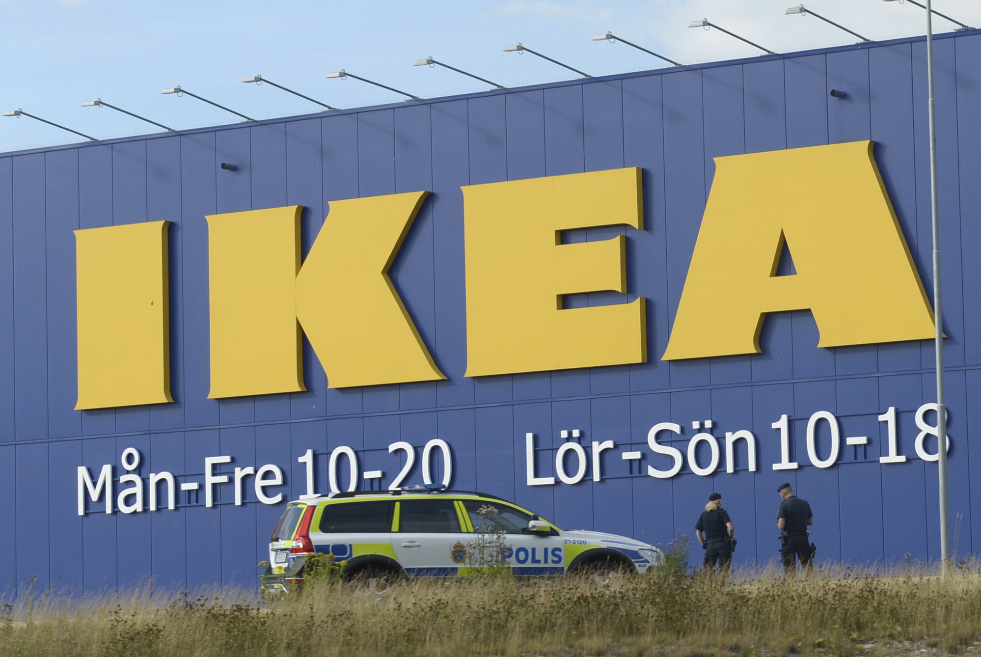 Vansinnesdådet skedde inne på Ikea i Västerås.