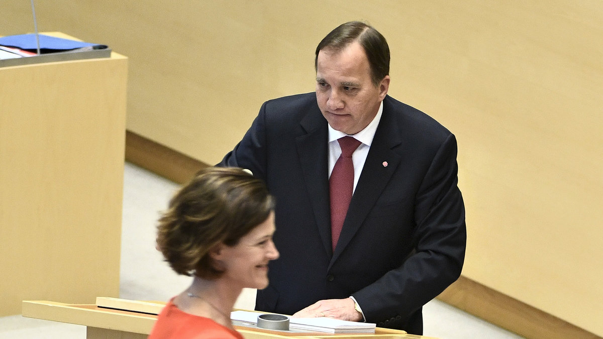 Statsminister Stefan Löfven (S) och Anna Kinberg Batra (M).