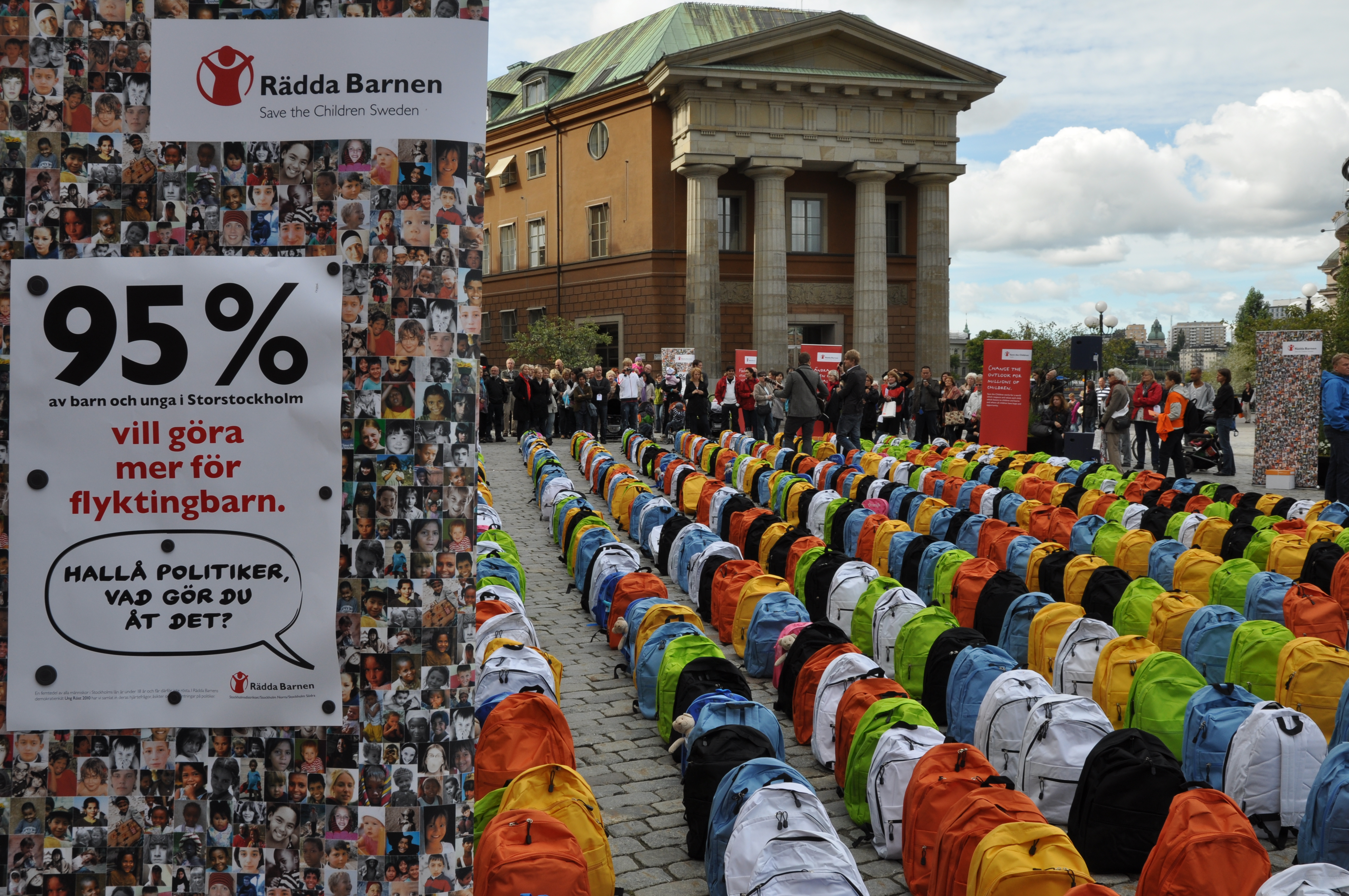Mellan 2007 och 2010 fick 4 200 barn och ungdomar uppehållstillstånd i Sverige. 