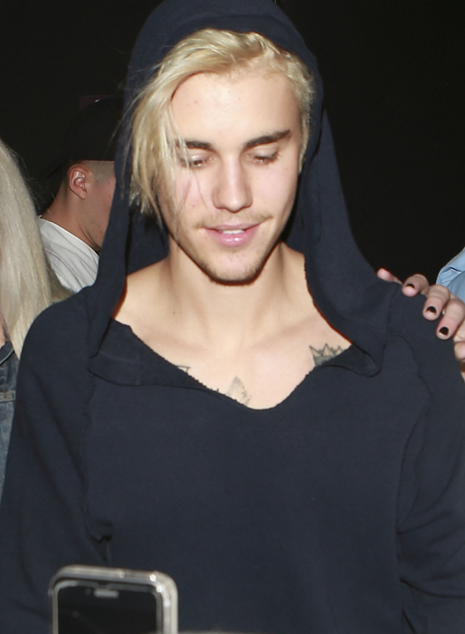 Justin Bieber på Los Angeles flygplats. Justin Bieber på Los Angeles flygplats.