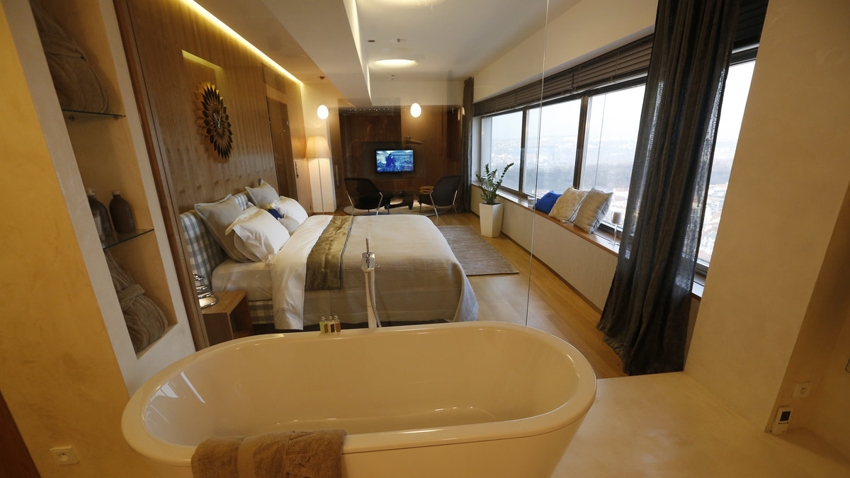 Att bo på ett fem stjärnigt hotell kostar 542 kronor i Malaysia. Ett likvärdigt rum kostar 6 166 kronor i Australien.