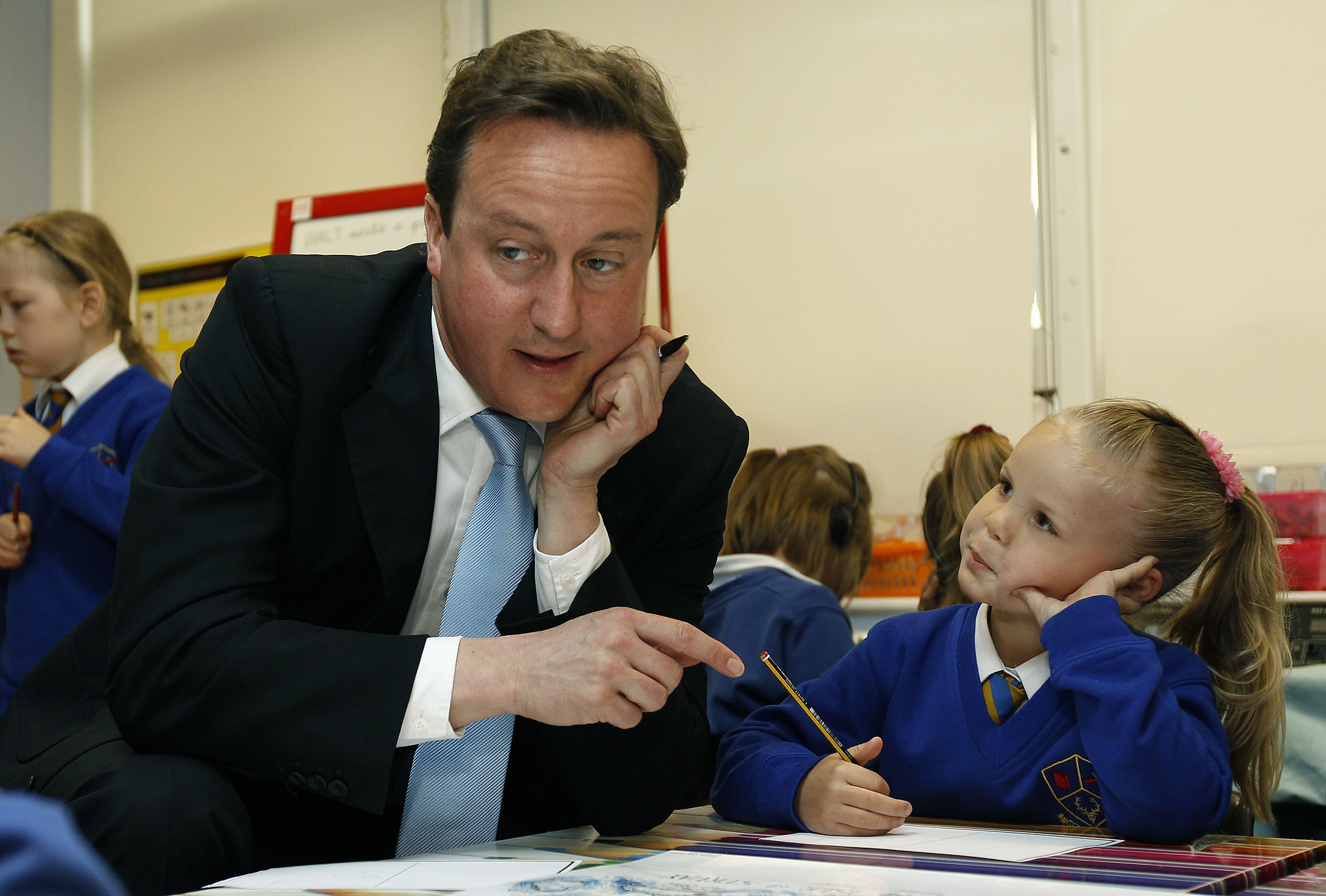 David Cameron verkar brinna för barnen. Eller i alla fall för deras föräldrar.