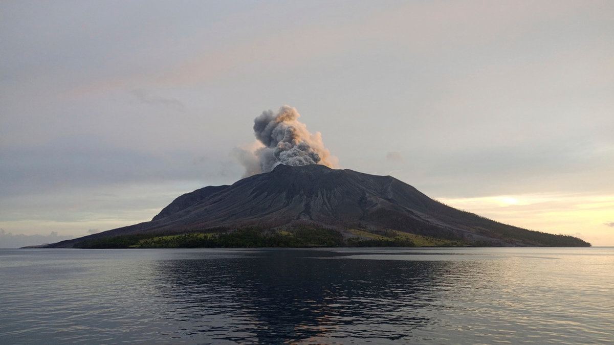 Vulkanen Raung i norra Indonesien har återigen fått ett utbrott.