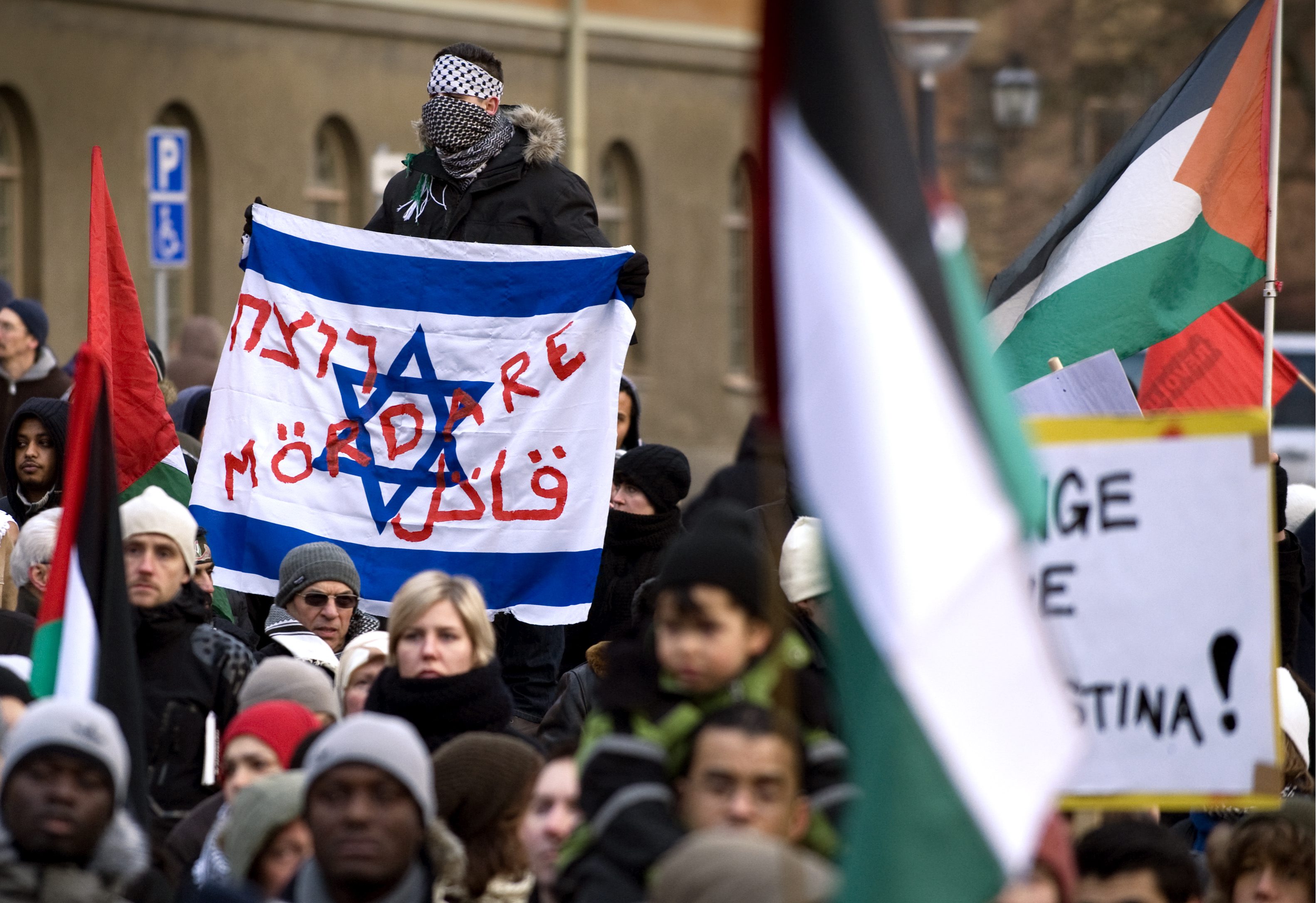 Från en av alla demonstrationer mot Israel i Sverige de senaste åren, arrangerad av bland annat de svenska Palestinagrupperna.