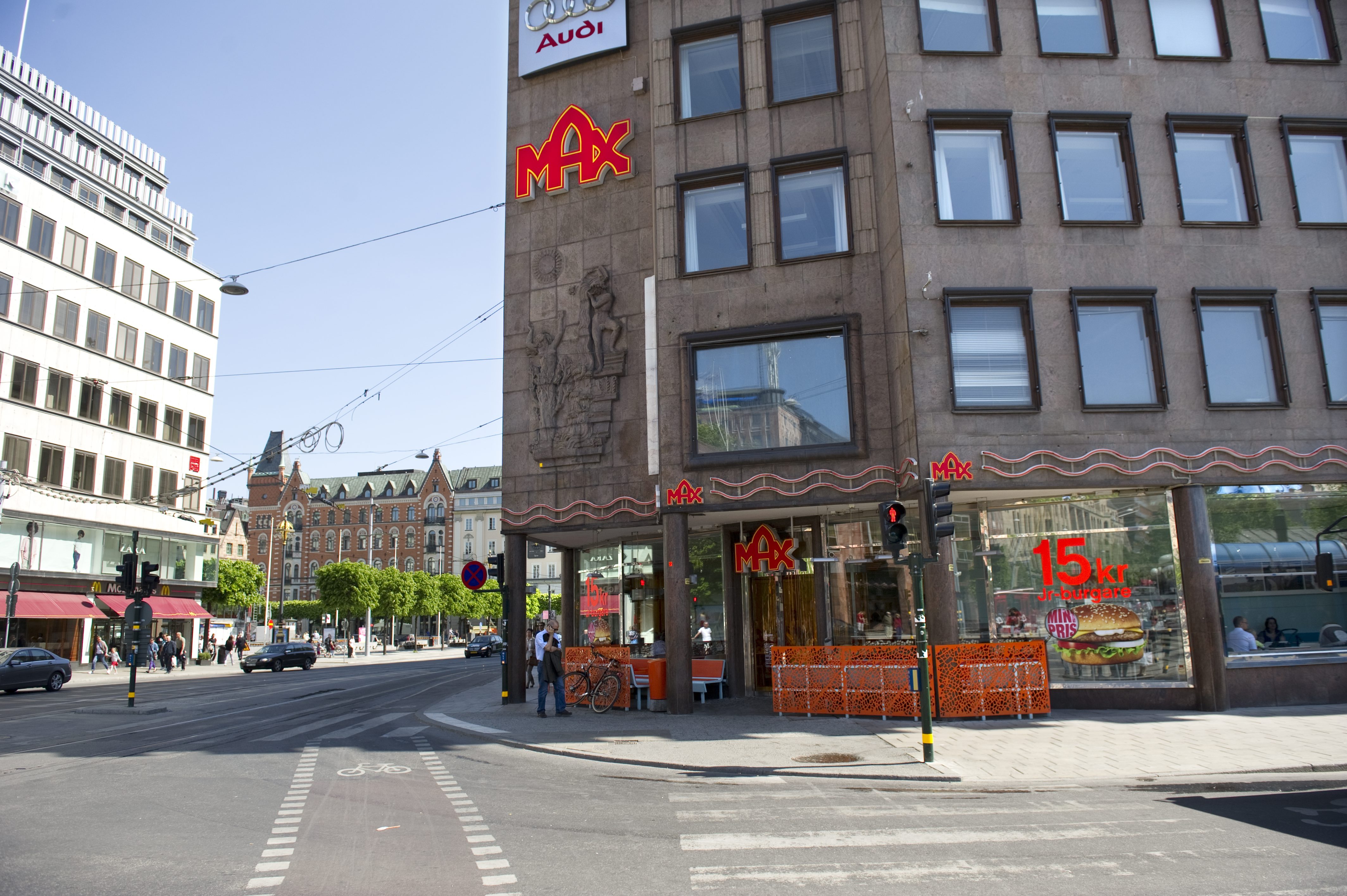 Misshandel, Max Hamburgare, Stockholm