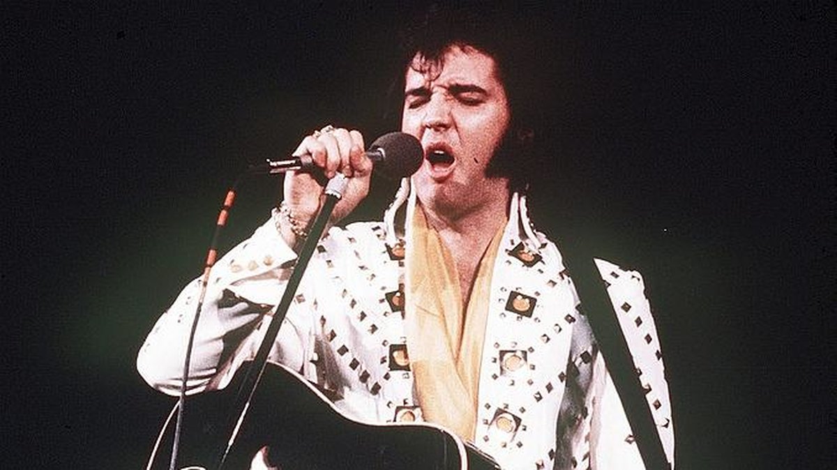 I slutet präglades Elvis liv av matberoende och tablettmissbruk.