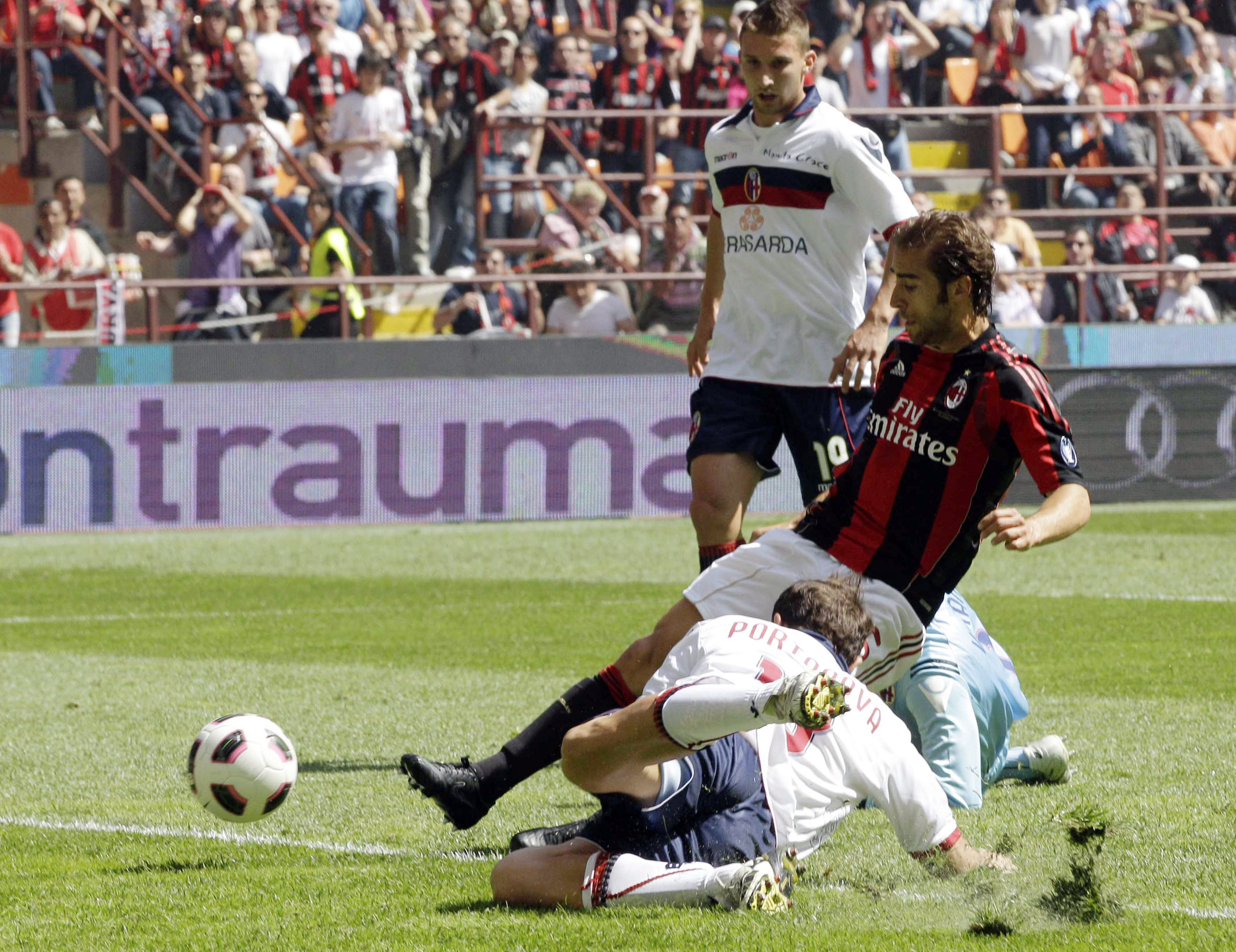 Flamini kan ha gått från att vara en bespottad spelare till superhjälte bland Milansupportrarna på San Siro.