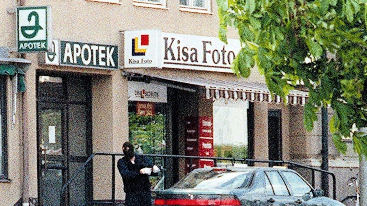 Jackie Arklöv och hans två kumpaner rånade en bank i Kisa 1999. Under rånarnas flykt sköts två poliser till döds. Arkivbild.