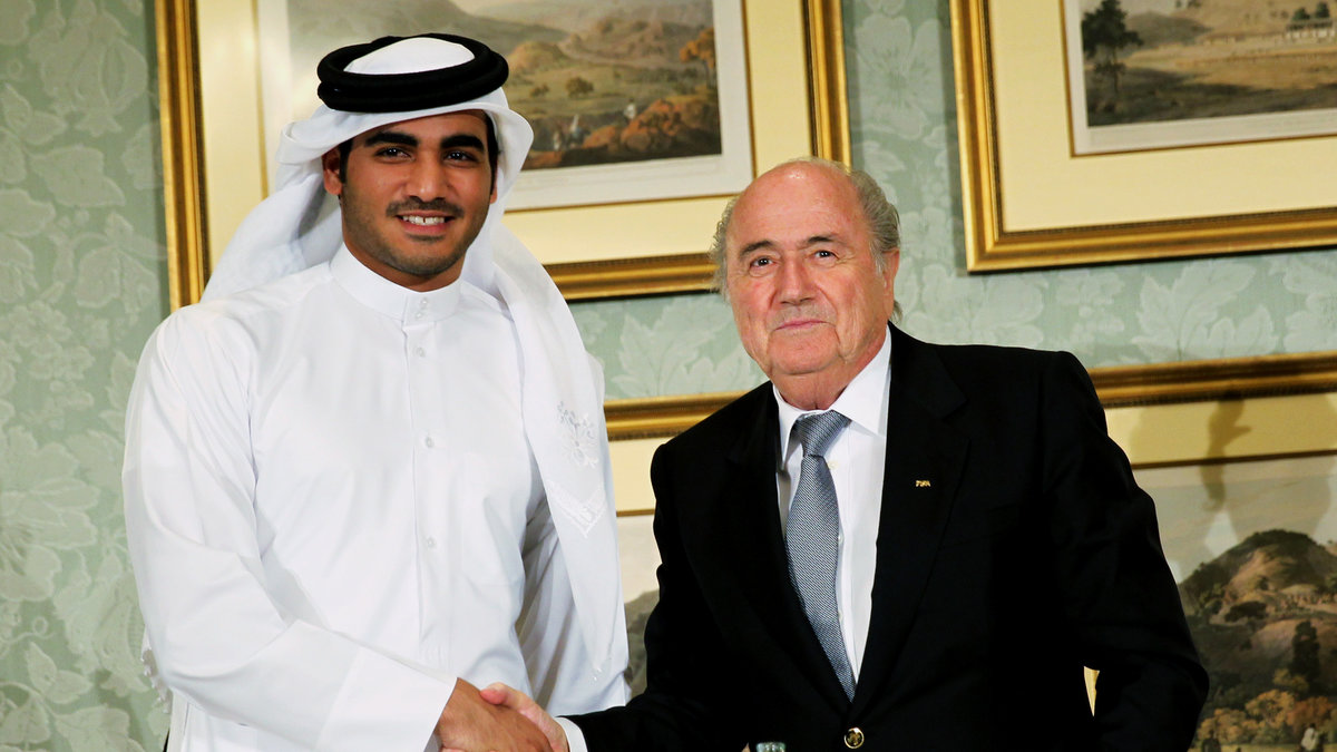 Blatter tillsammans med Mohammed bin Hamad al-Thani som leder Qatars VM-organisation.