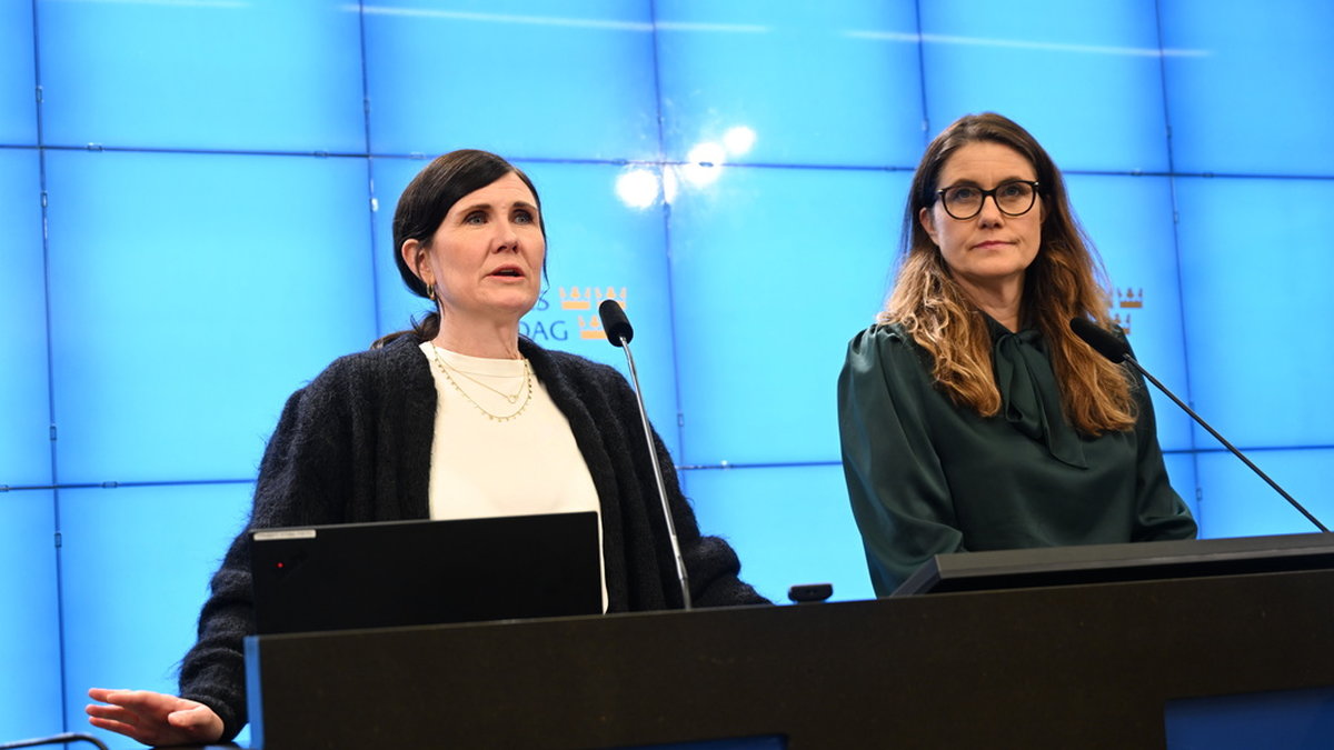 Miljöpartiets språkrör Märta Stenevi och partiets ekonomiskpolitiska talesperson Janine Alm Ericson presenterar partiets budgetförslag inför 2023.