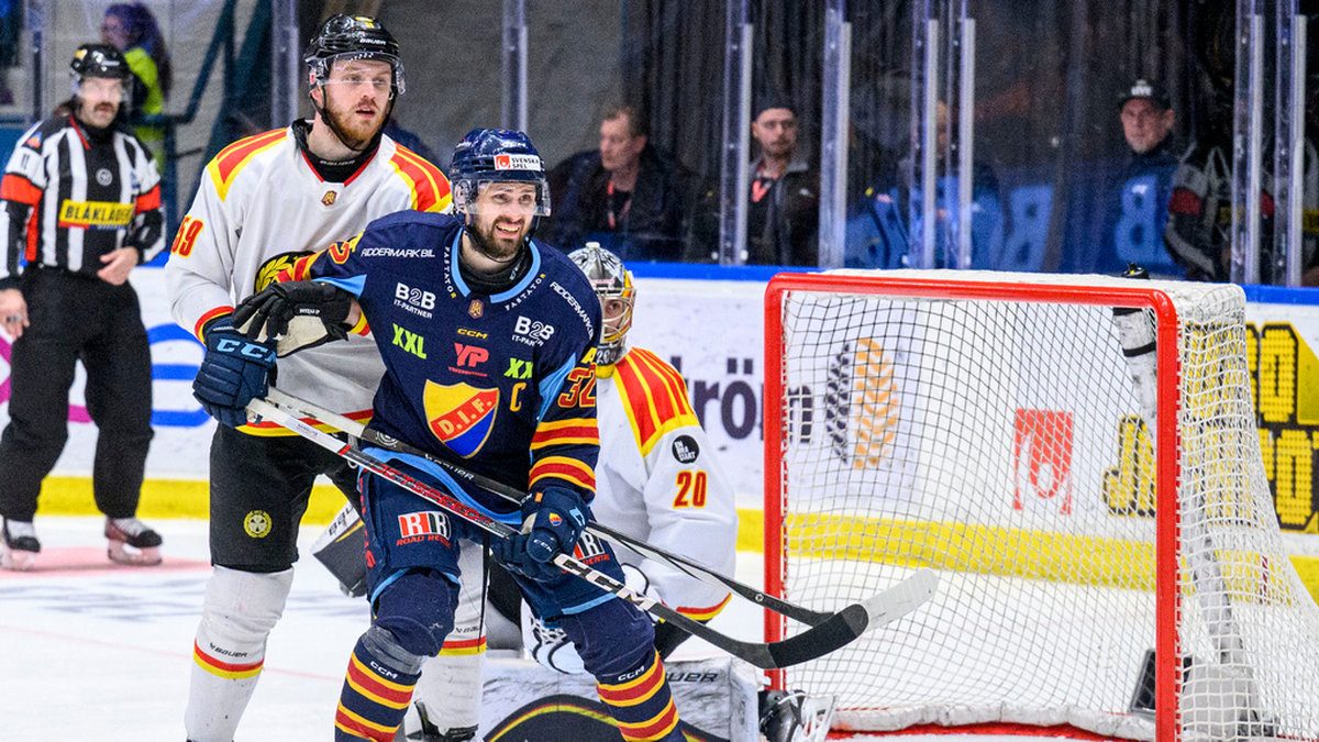 Djurgården och lagkaptenen Marcus Krüger blir kvar i hockeyallsvenskan.