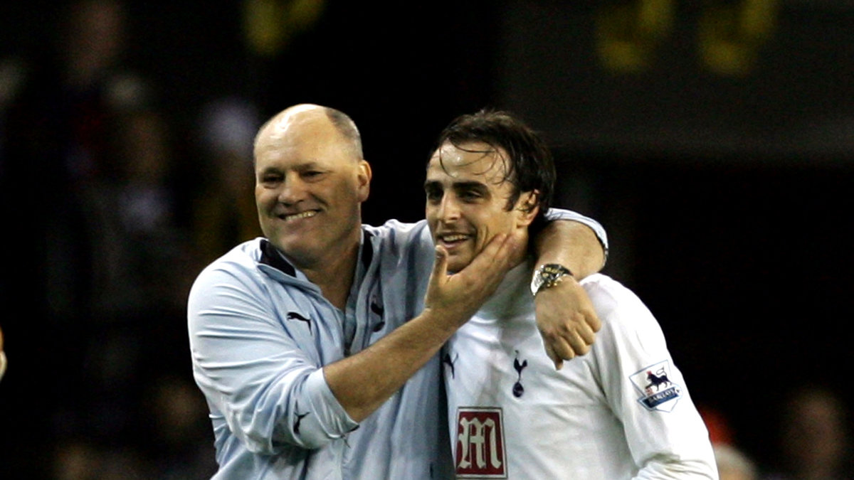 Den 31-årige bulgaren återförenas därmed med sin gamle Tottenham-tränare Martin Jol i Fulham.