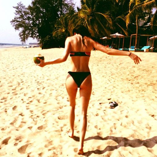 Kendall Jenner är även hon i Thailand. Kendall Jenner är även hon i Thailand.