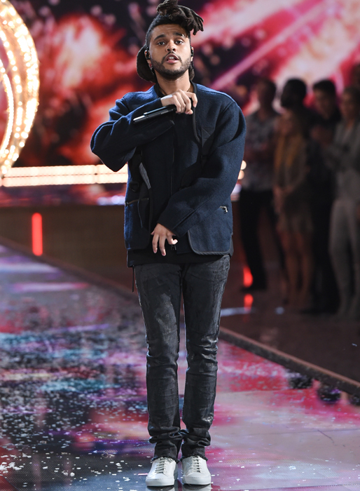 The Weeknd uppträdde under showen. The Weeknd uppträdde under showen.
