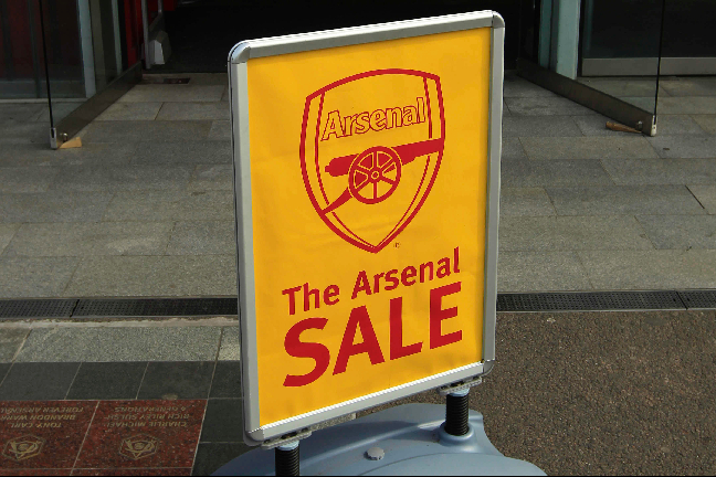 Arsenal är på väg att göra samma ekonomiska blunder som är på väg att sänka Manchester United.