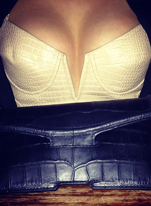 Modellen Chrissy Teigen poserar i Alexander Wang. Modellen Chrissy Teigen poserar i Alexander Wang.