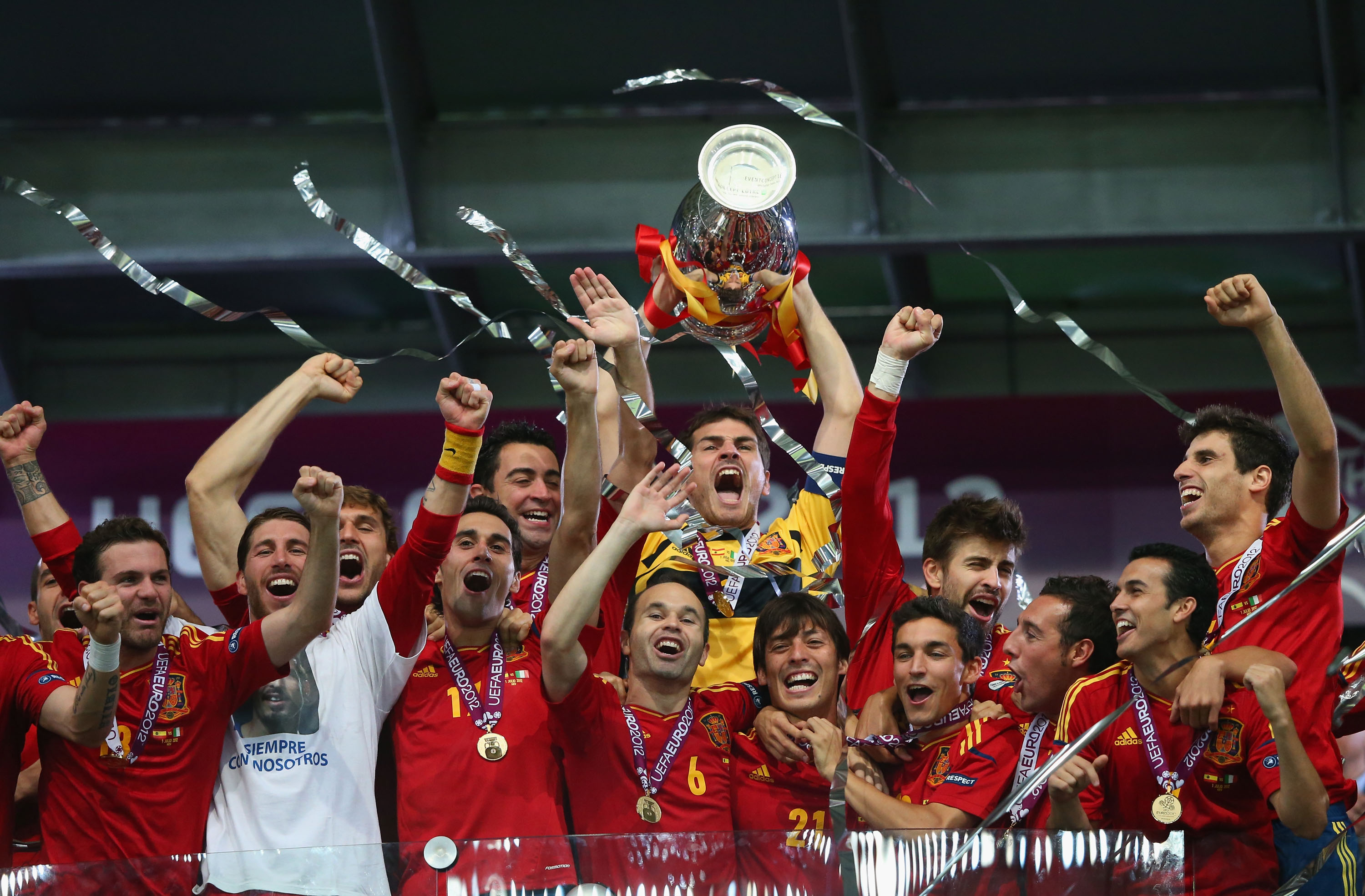 Spanien firar sin tredje raka EM-titel.